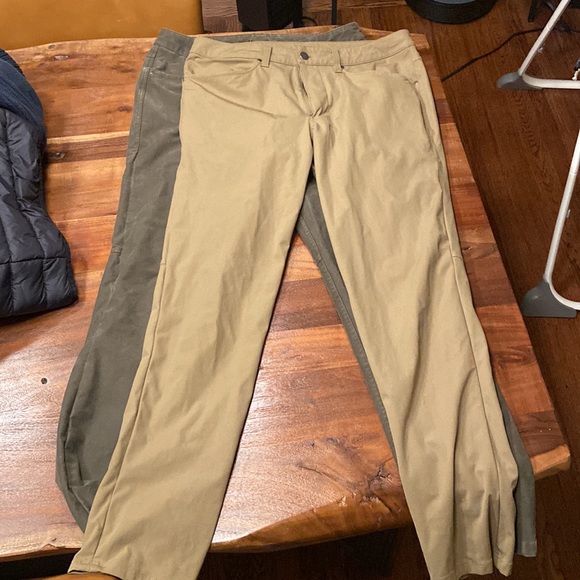 Selling two pairs of lulu lemon men’s pants (ABCs) that have barely been worn! - Picture 2 of 2
